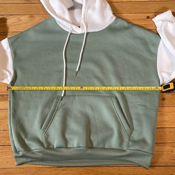 Shein Sweatshirt, Size Medium - Picture 4 of 7